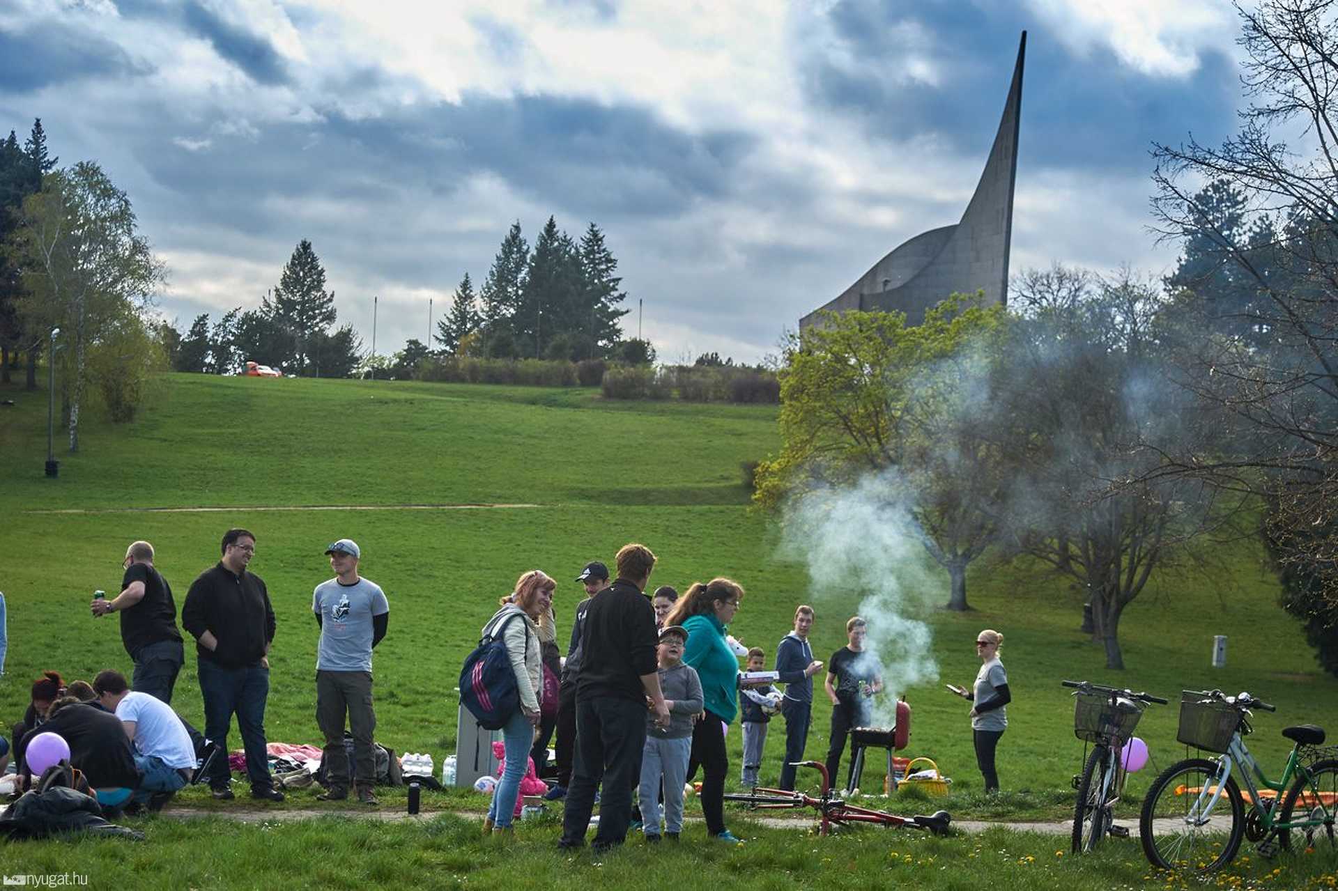 MKKP piknik az Emlékműnél