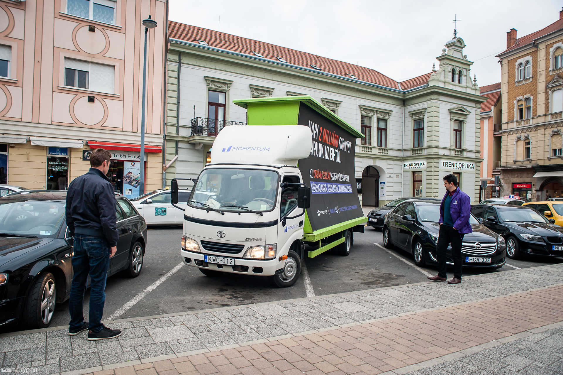Momentum sajtótájékoztató Donáth Anna