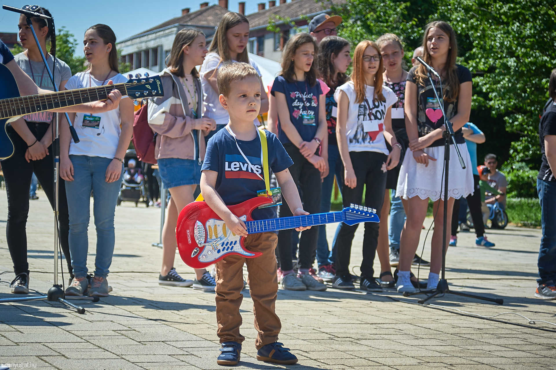 A Dal a miénk Junior