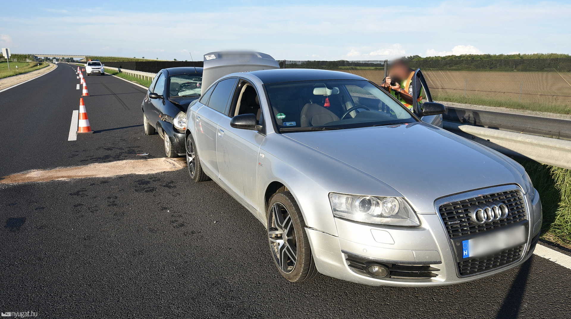Vészfékező Audinak ütközött egy Ford az M86-oson