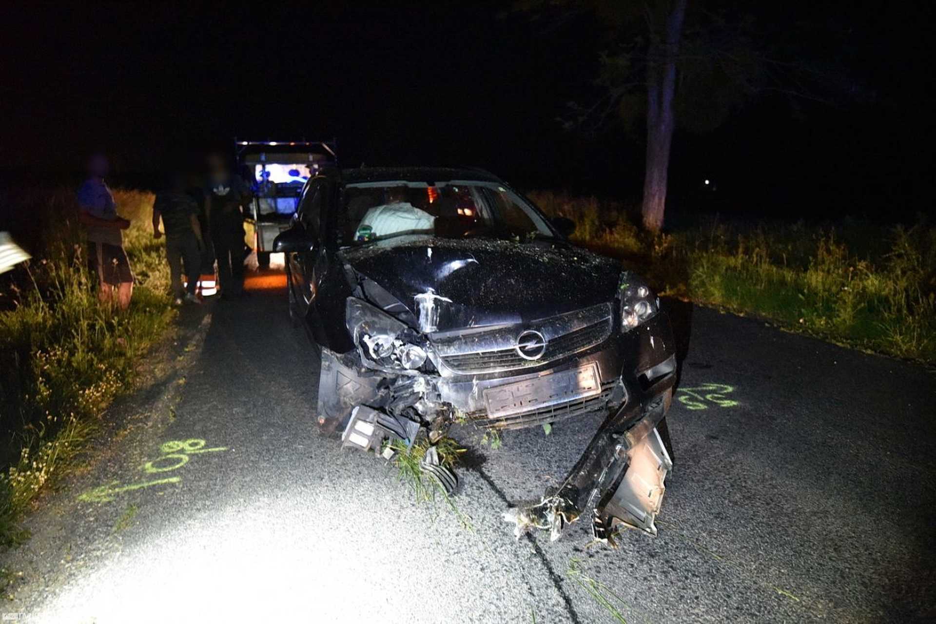 Oszlopnak ütközött egy Opel Nemesrempehollósnál