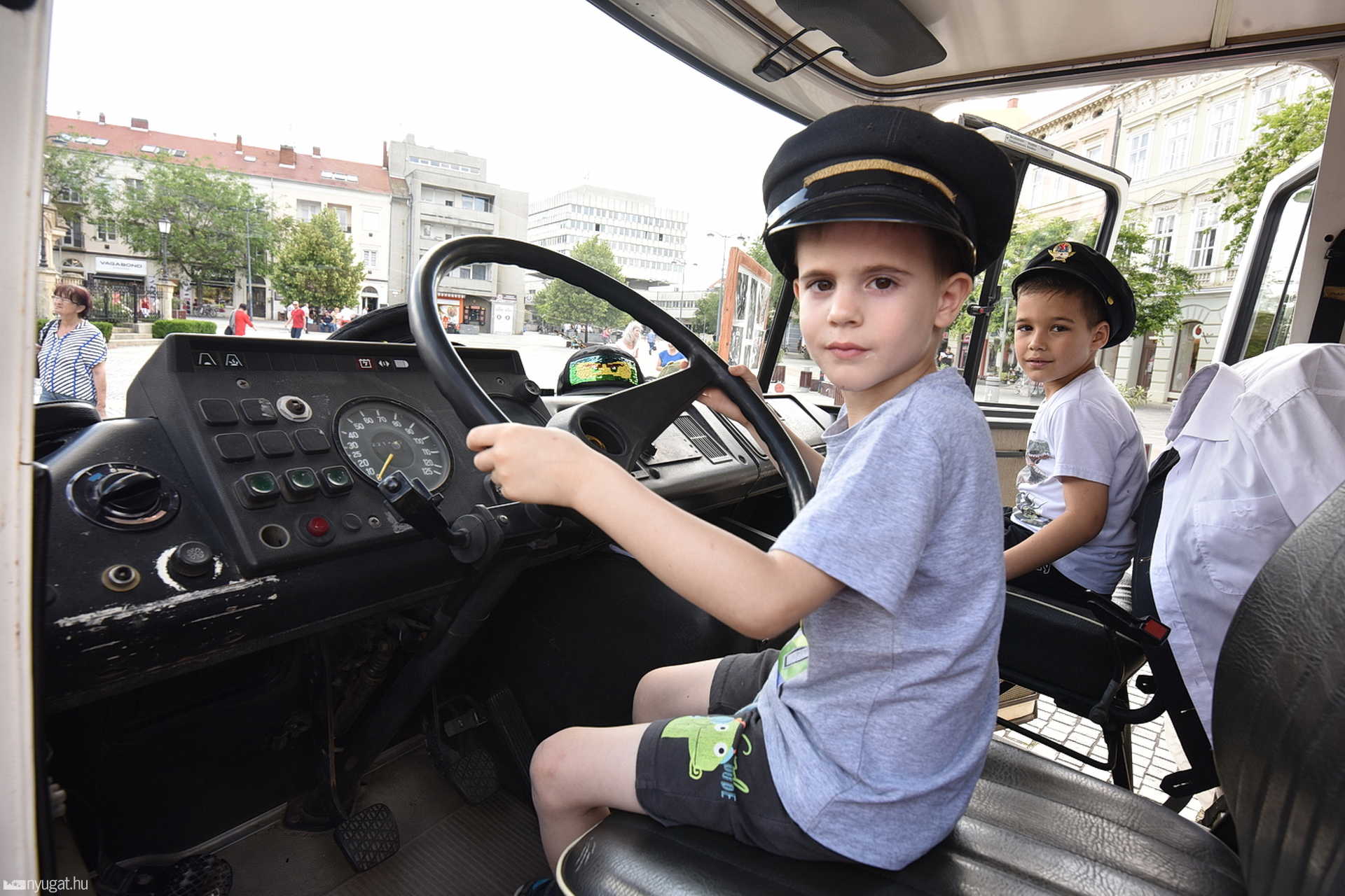 Toborzónapot tartottak a mentők Szombathelyen