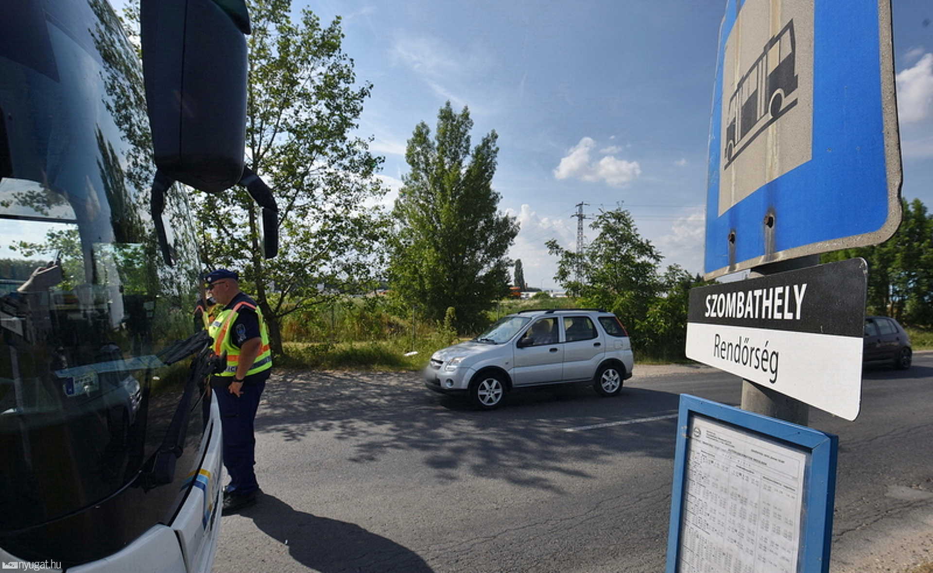 Fennakadt két busz között a VW