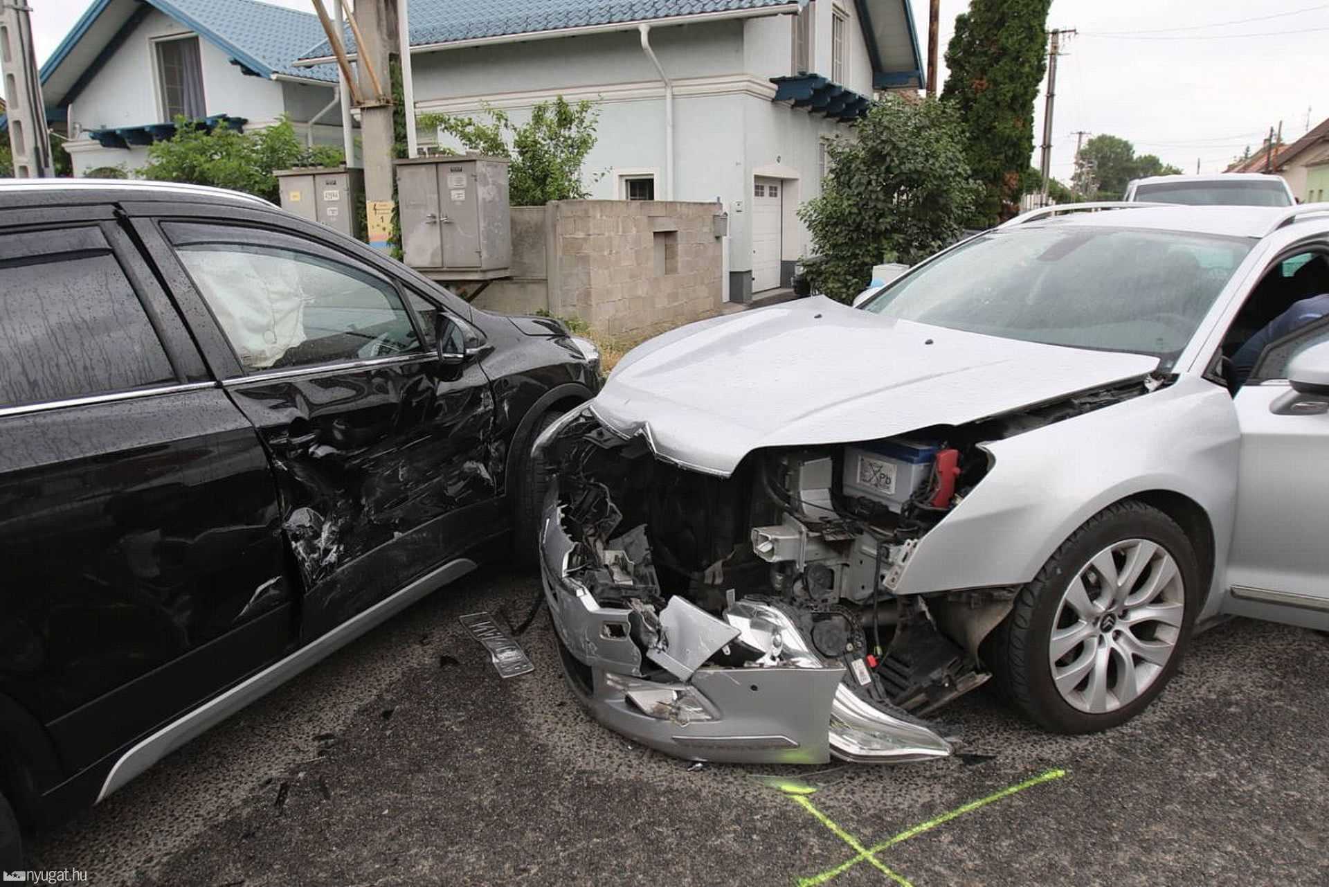 Suzuki ütközött Citroennel Szombathelyen