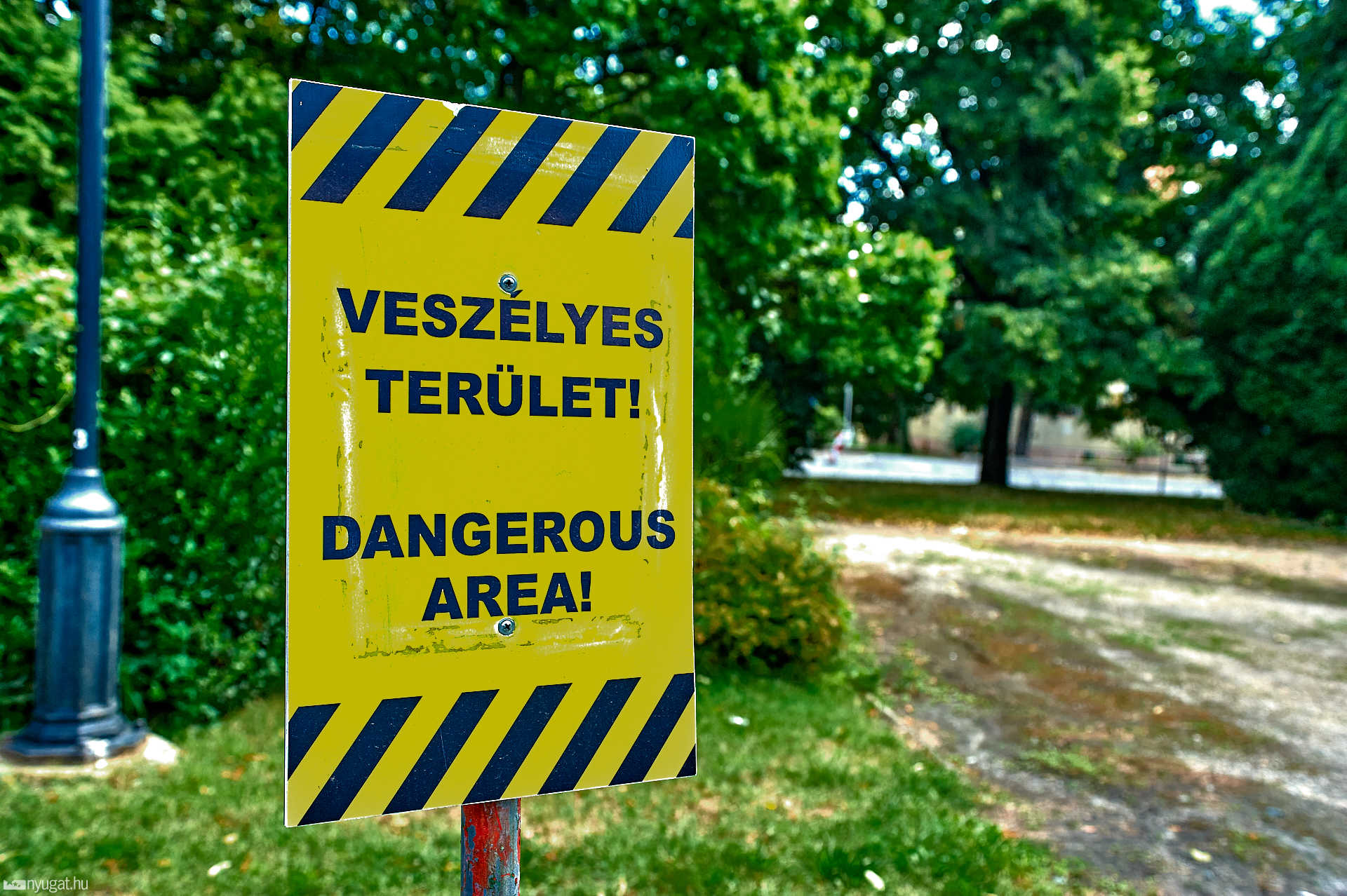 Jókai utca szegélykő visszabontása