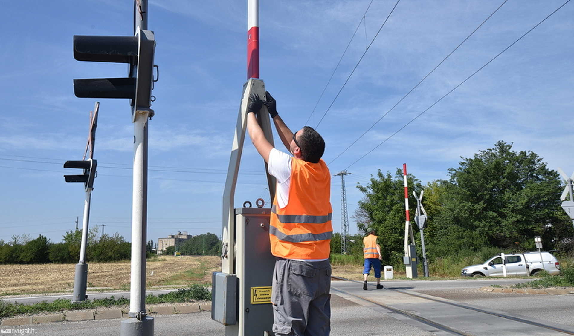 Ismét lerepült a félsorompó a 87-esen 