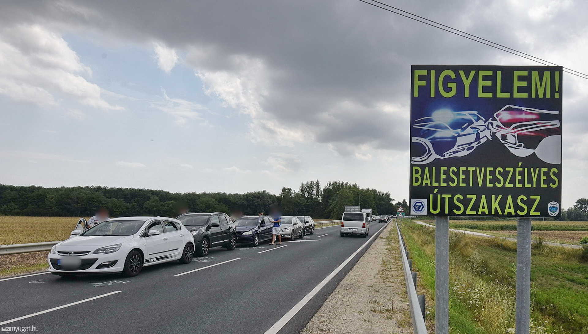 Öt autó ütközött Zsédeny és Hegyfalu között