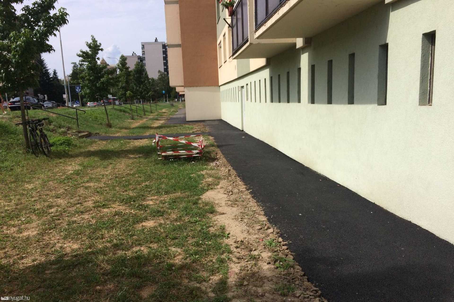 Megújult a Rohonci 26-36 járdája