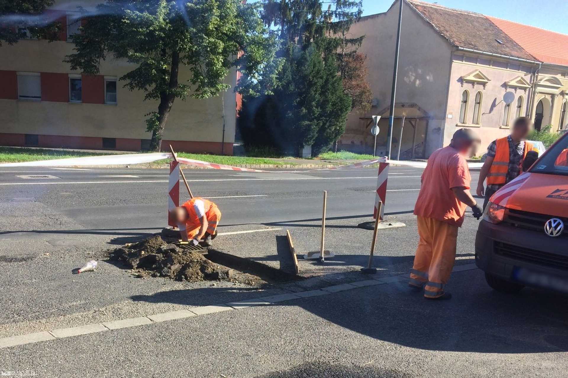 Javítják a Semmelweis utcai kátyút