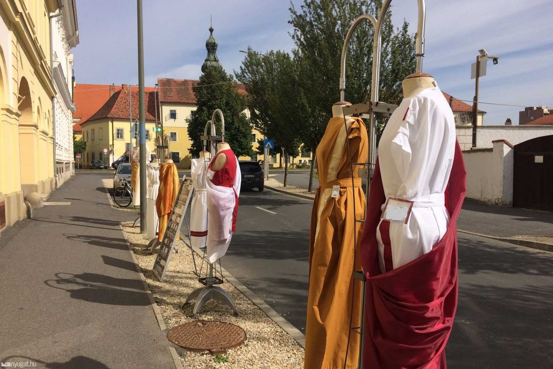 Karneválra utaló jelek
