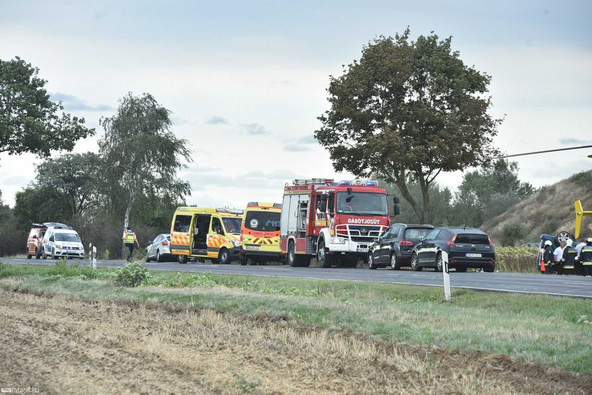 Előzésből baleset Zsédenynél