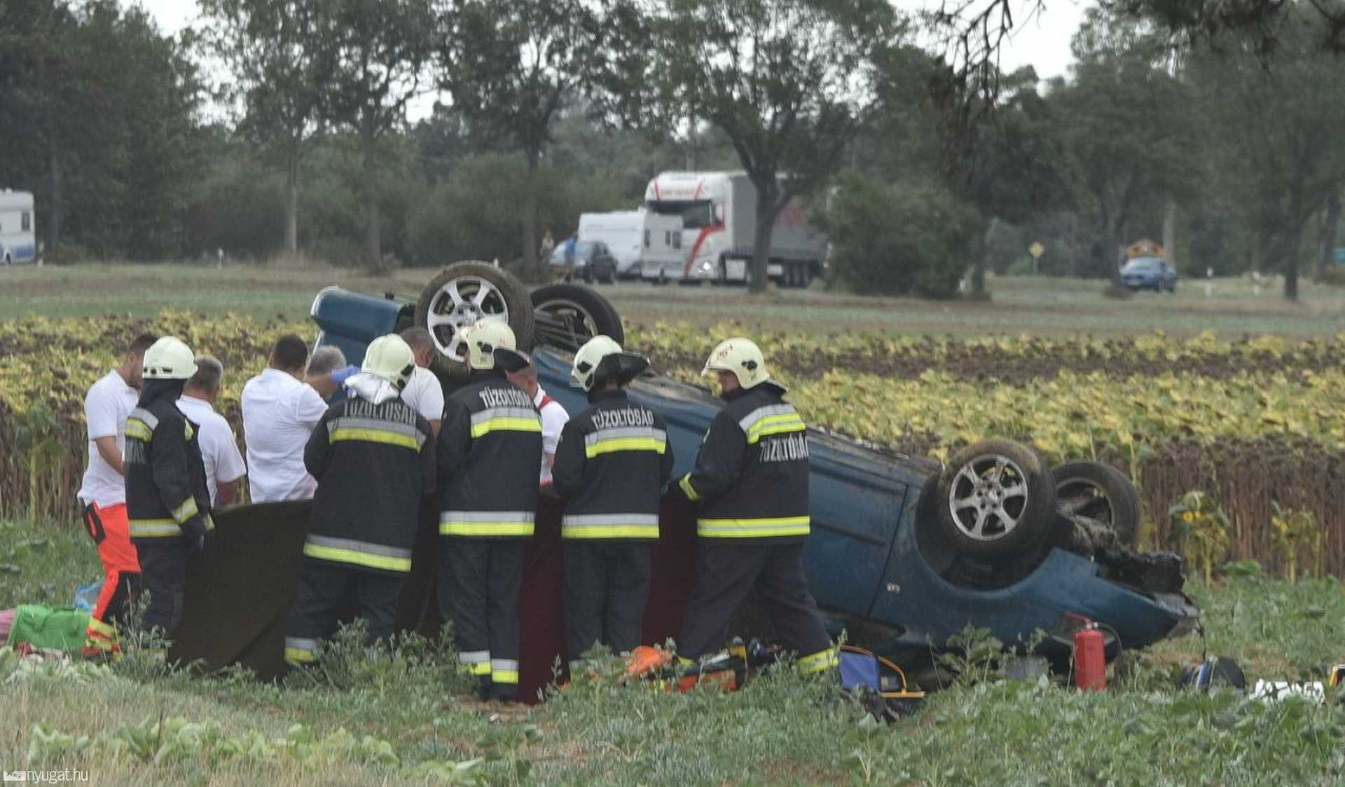 Előzésből baleset Zsédenynél