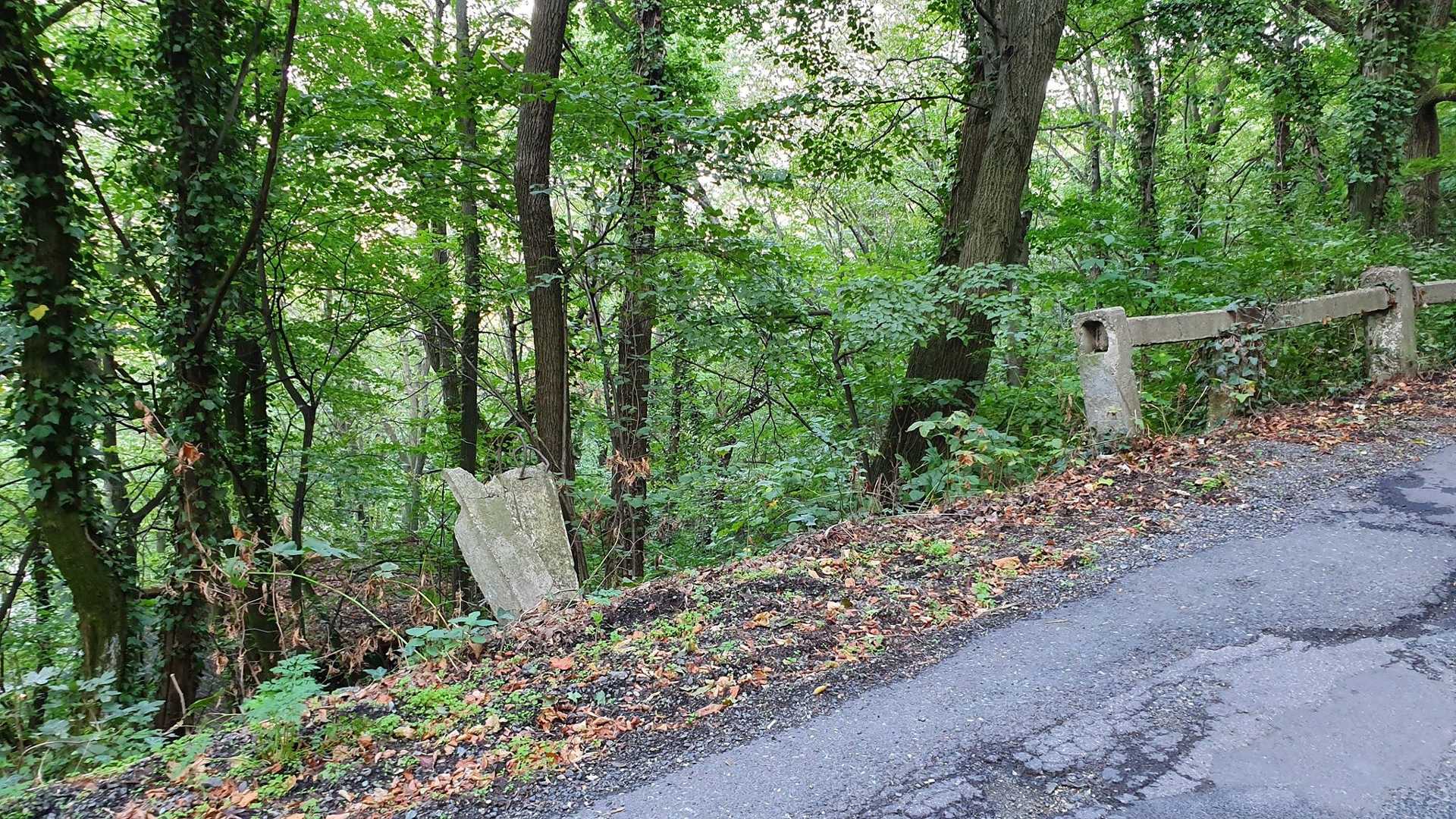 Úthibák a kőszegi Szabó-hegyre vezető úton