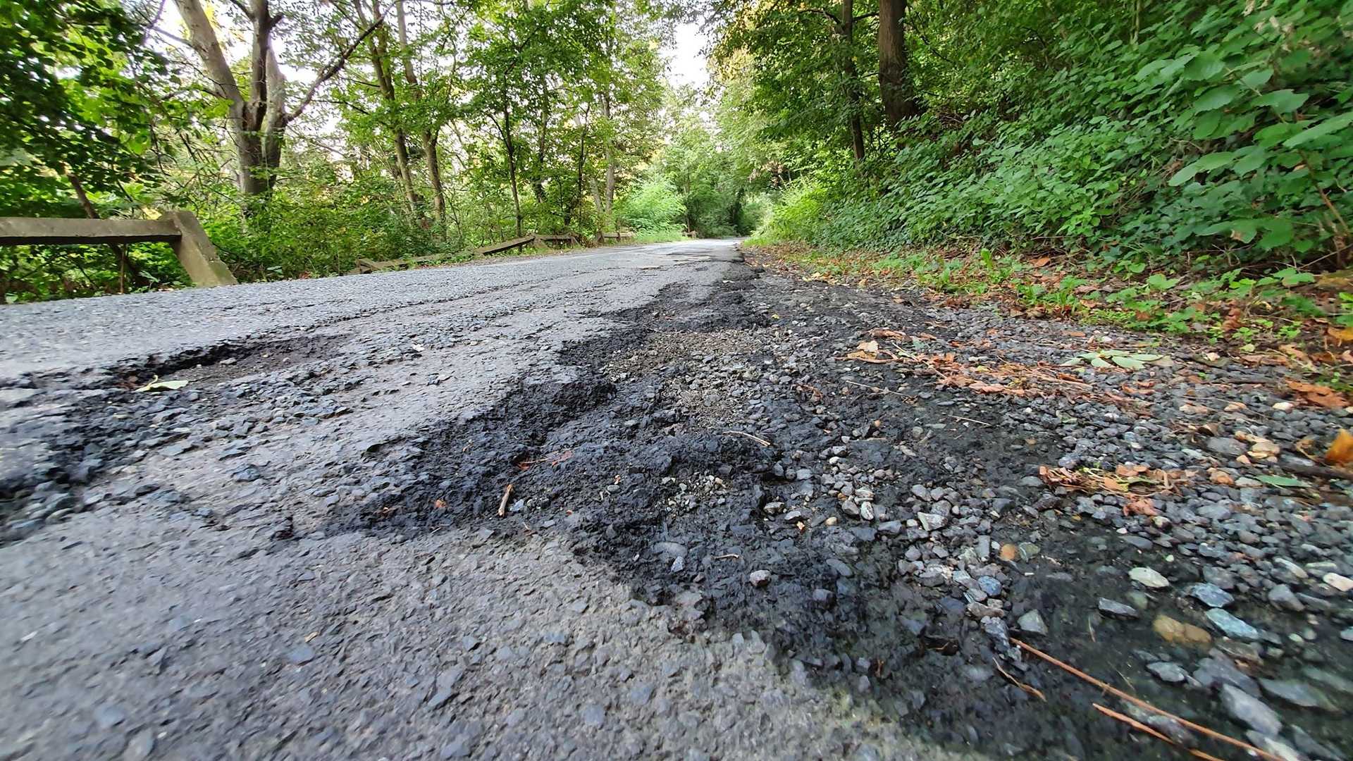 Úthibák a kőszegi Szabó-hegyre vezető úton