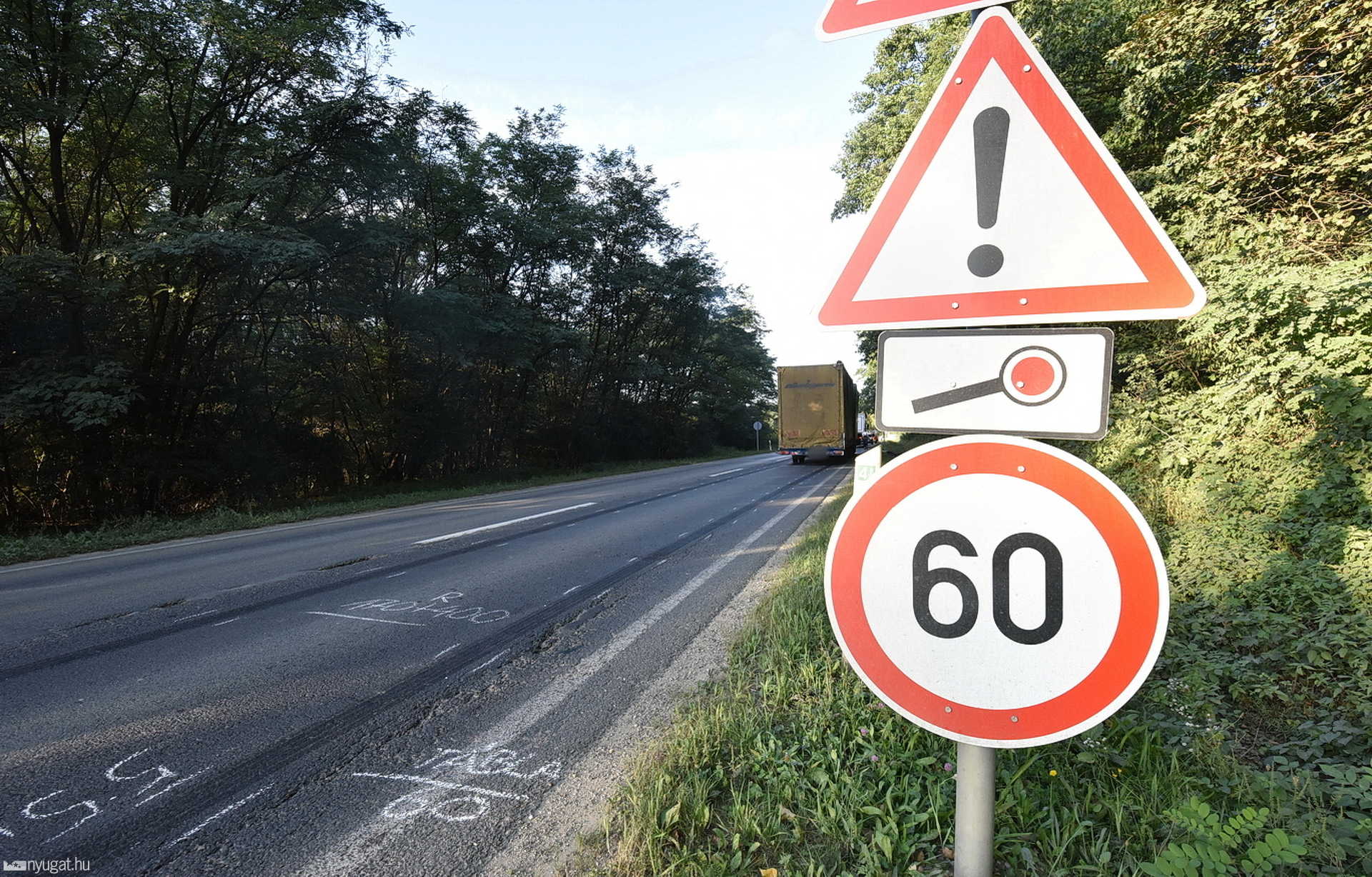 Ittas MAN-sofőr hajtott bele Volvo gabonaszállítóba a 8-as főúton 