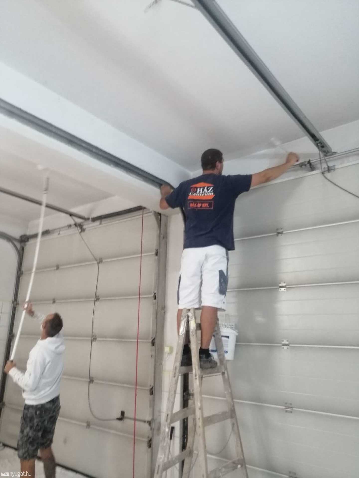 Kifestették a büki mentőállomást