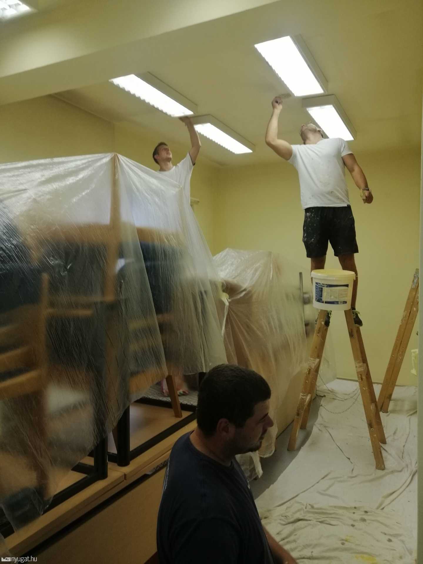 Kifestették a büki mentőállomást