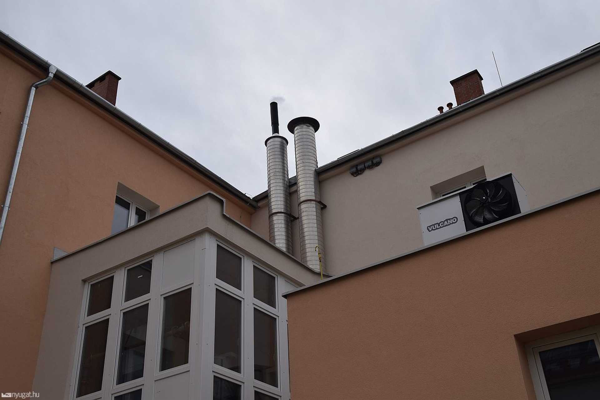 Neumann János Általános Iskola felújítása 