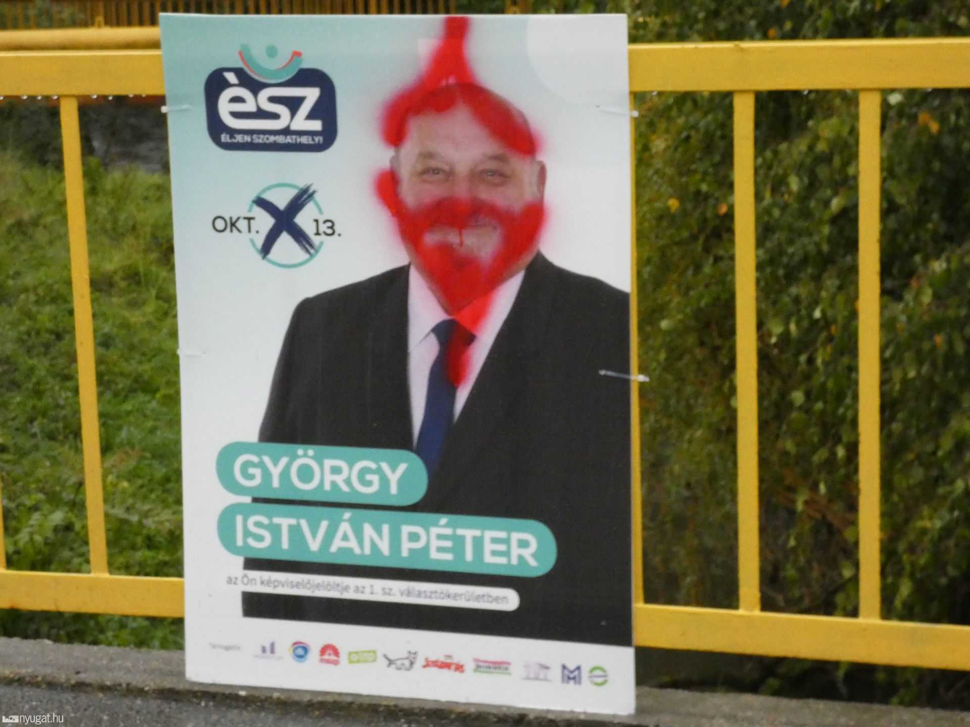 Plakátrongálás Szombathelyen 