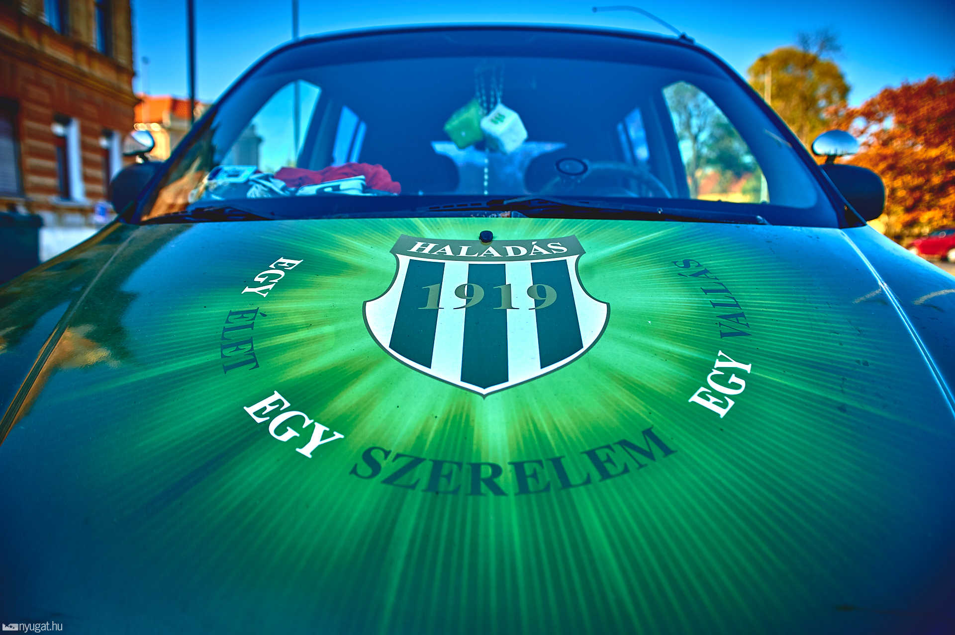 Egy haladás fanatikus autója