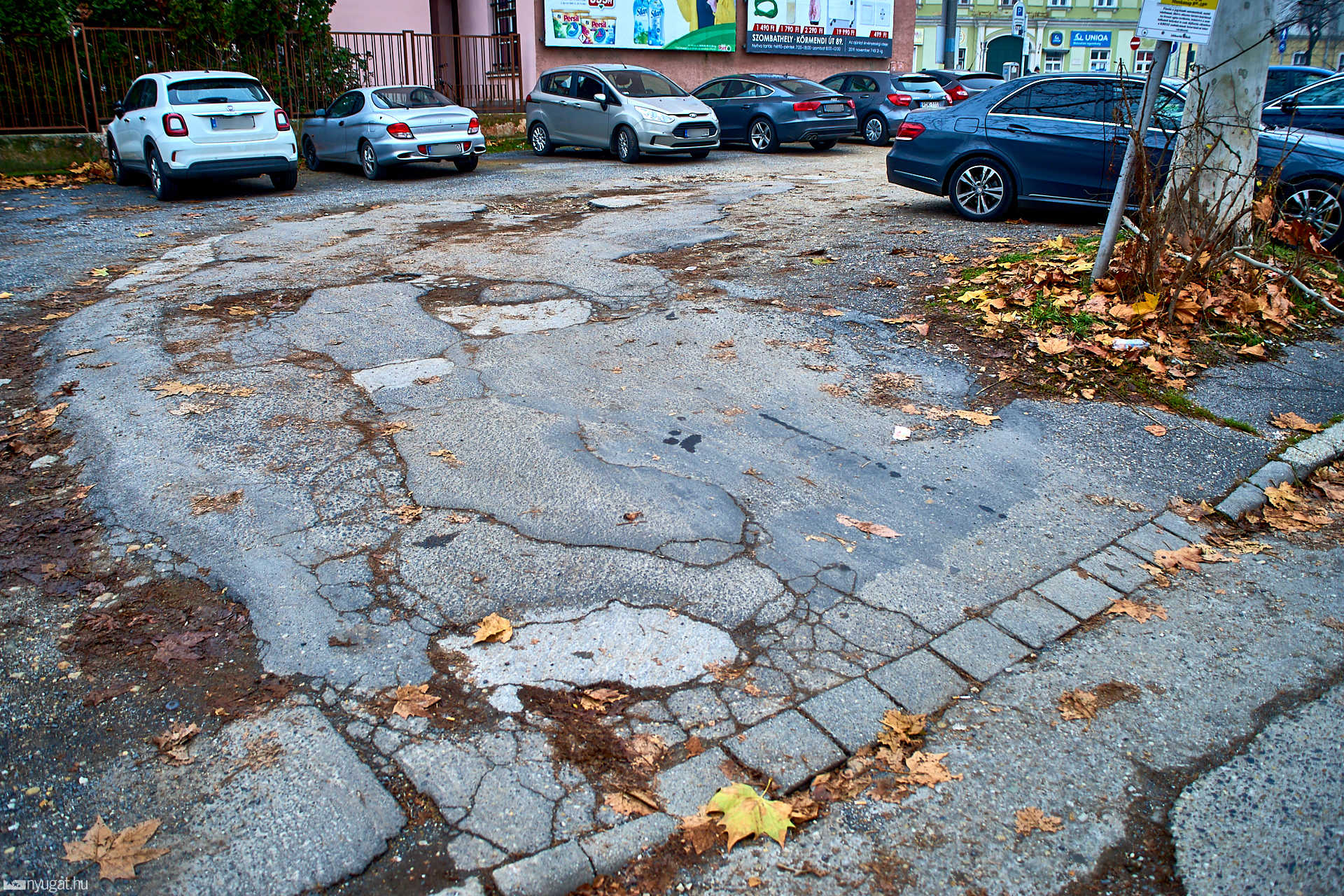 Shell kút melletti parkoló