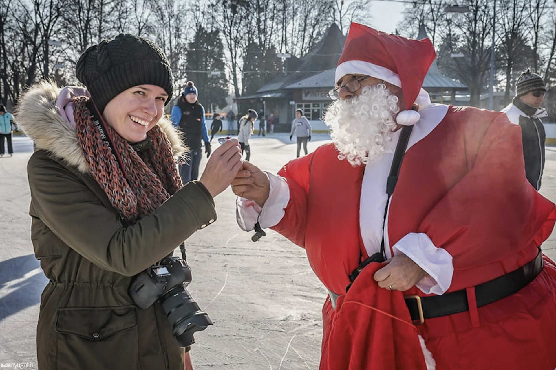 Színes Mikulástalálkozó a Műjégpályán 2019