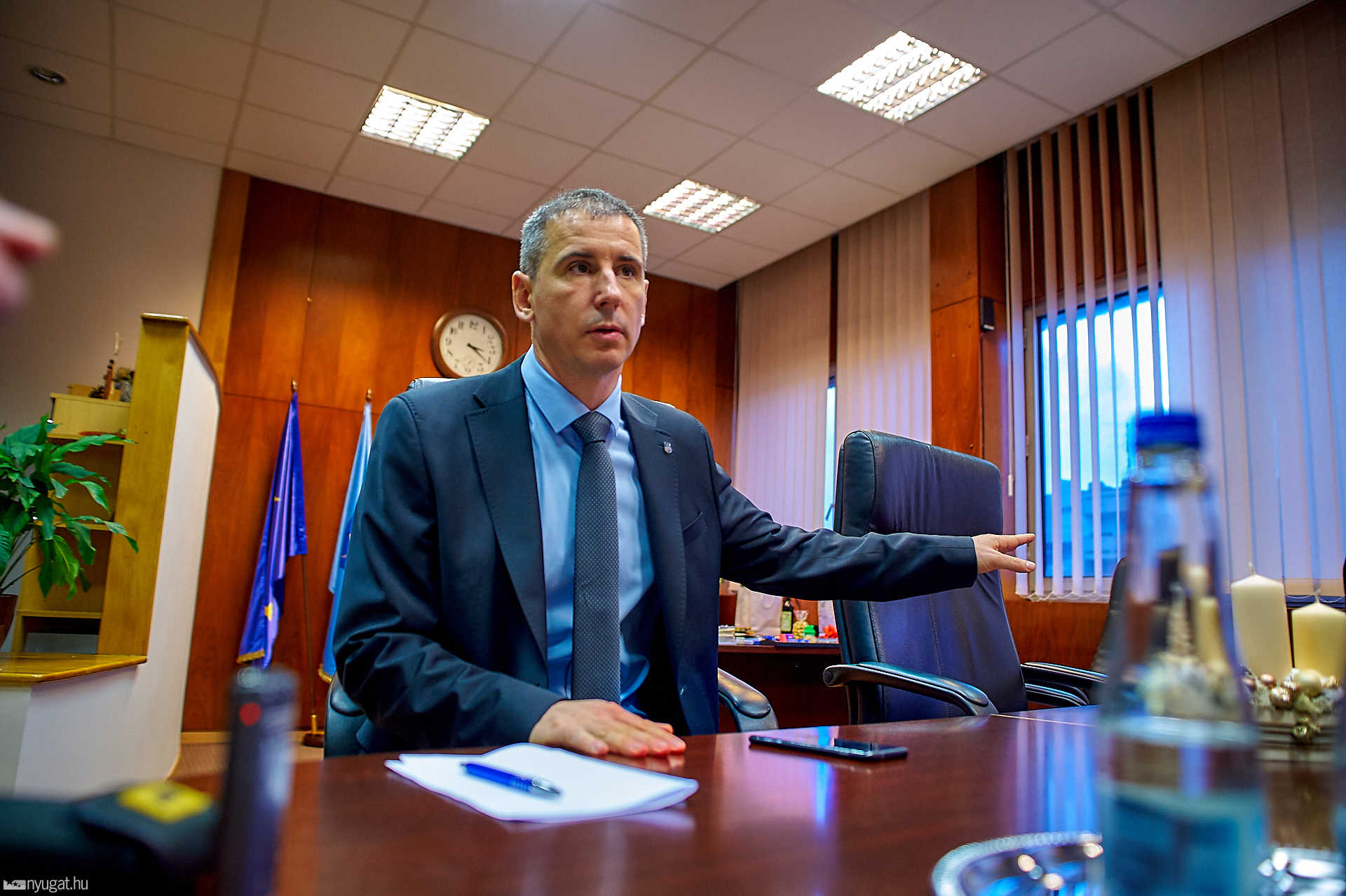 Dr. Nemény Andrással a polgármesteri irodában