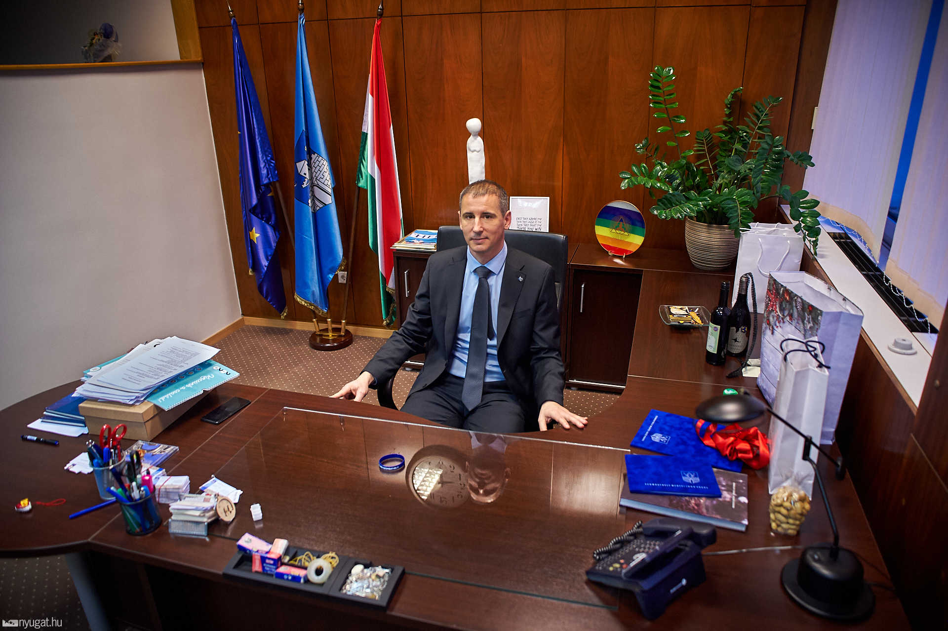 Dr. Nemény Andrással a polgármesteri irodában