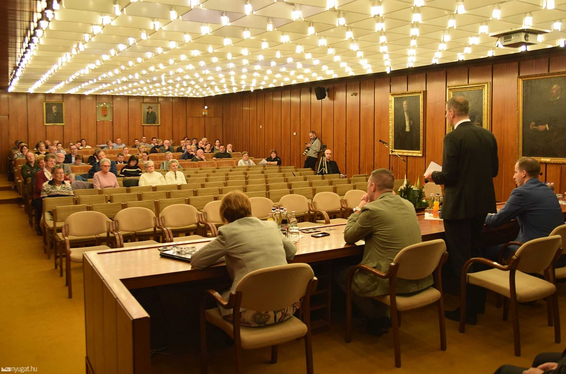 Közmeghallgatás Szombathelyen