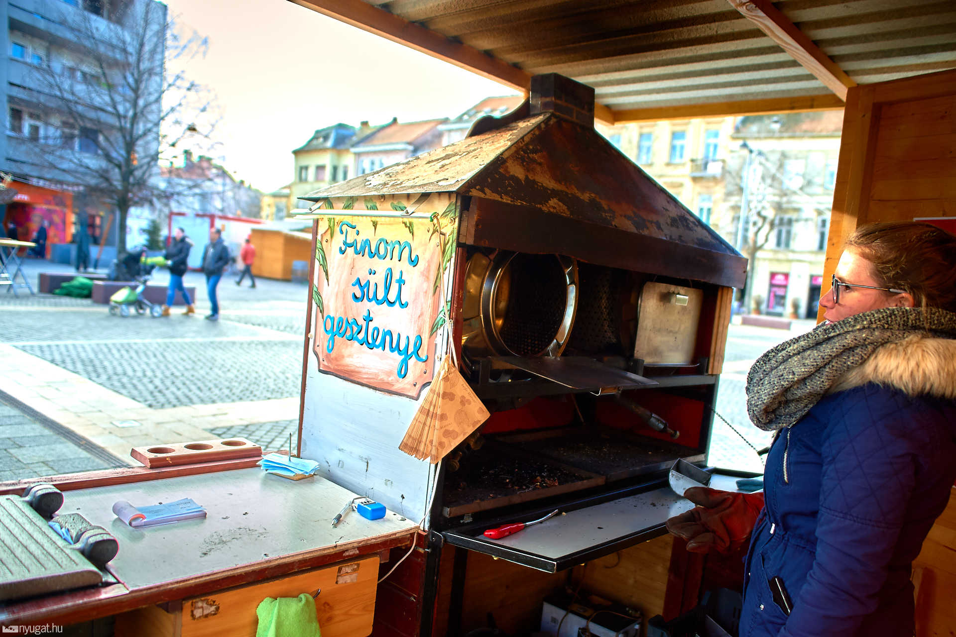 Szilveszter előtt pangás a főtéren