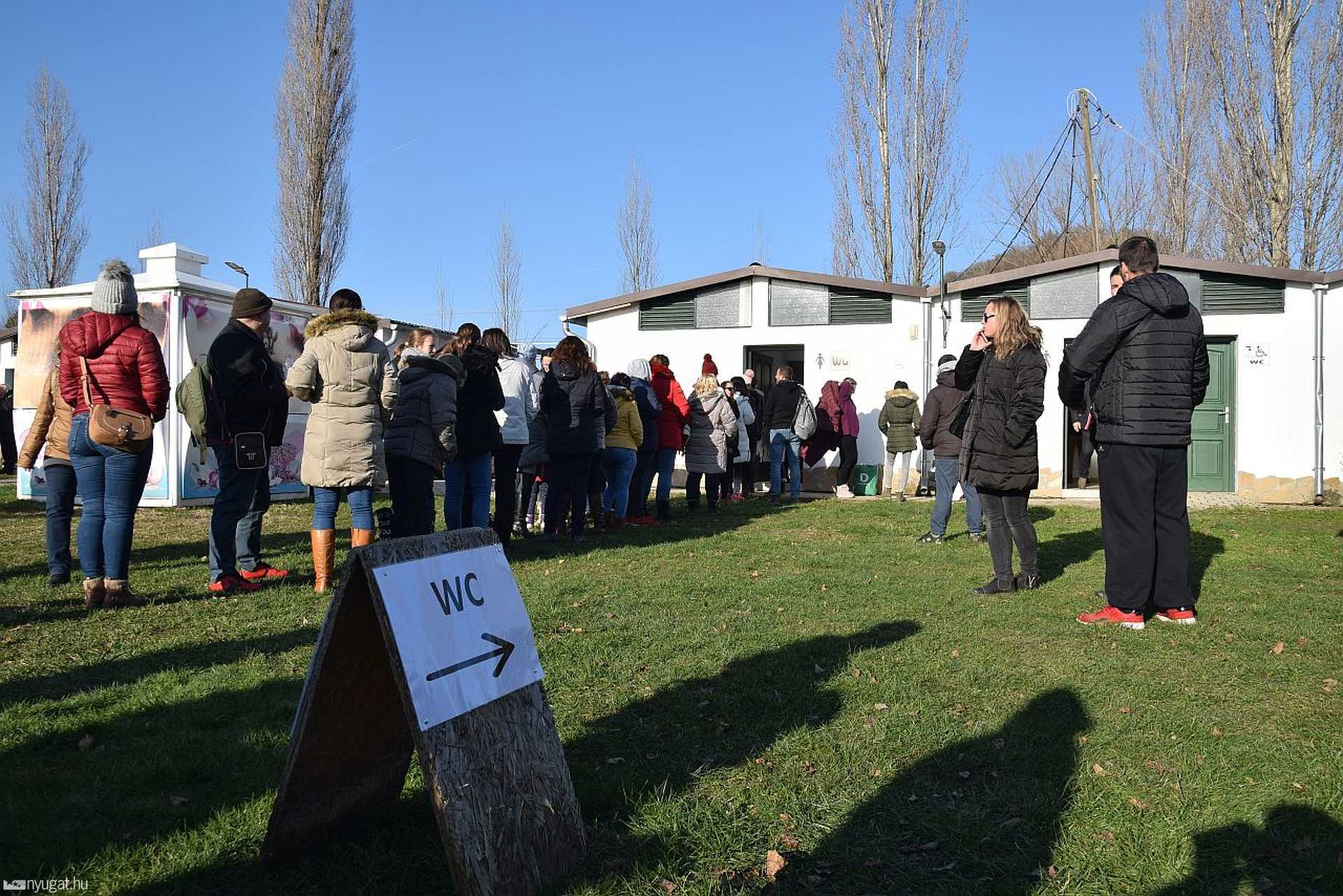 Újévi csobbanás Szigligeten 2020