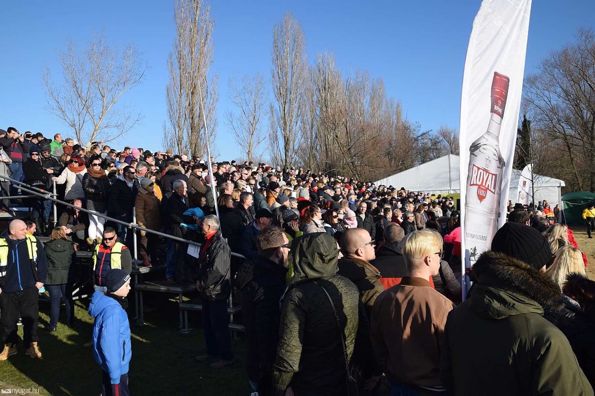 Újévi csobbanás Szigligeten 2020