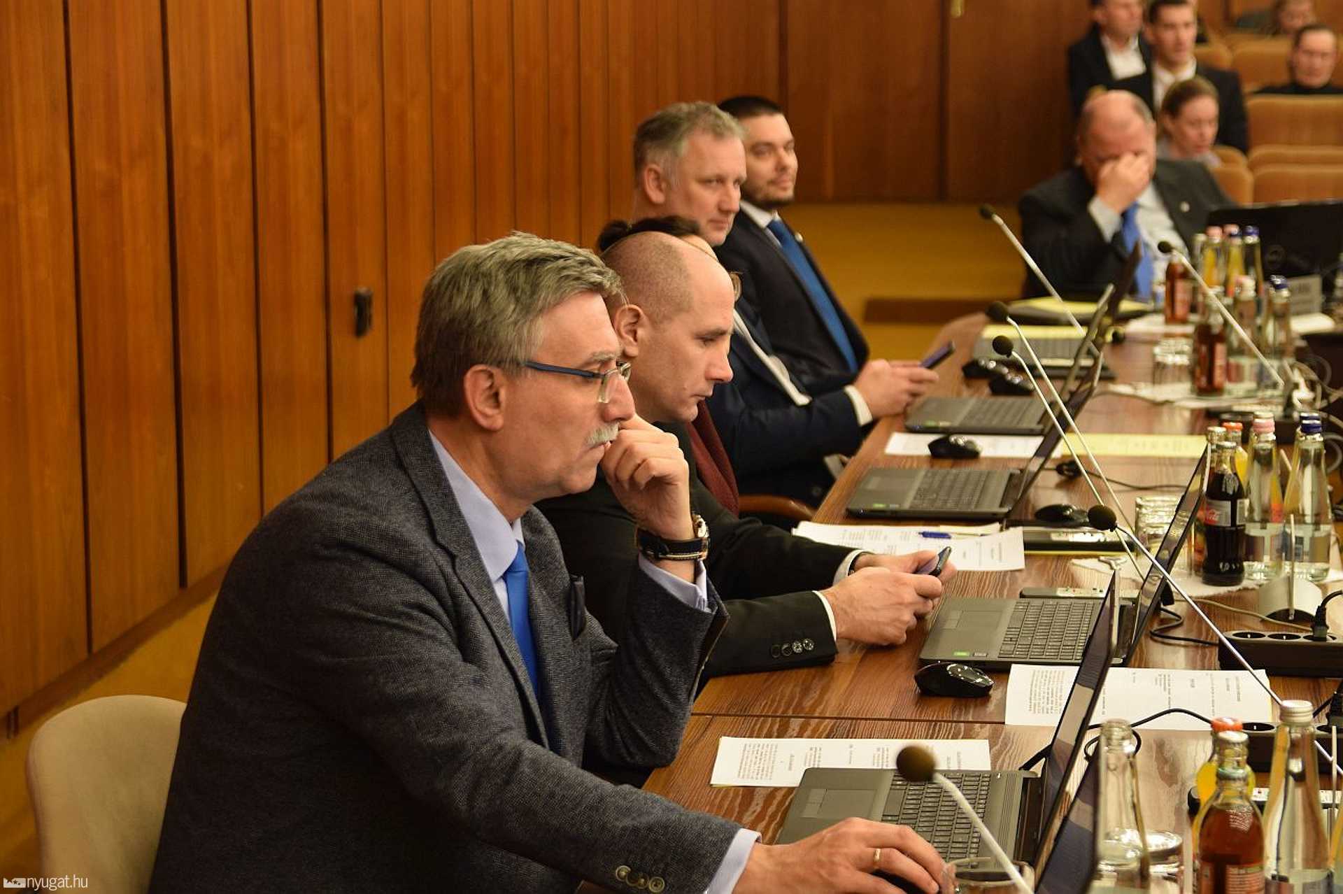 Rendívüli közgyűlés Szombathelyen