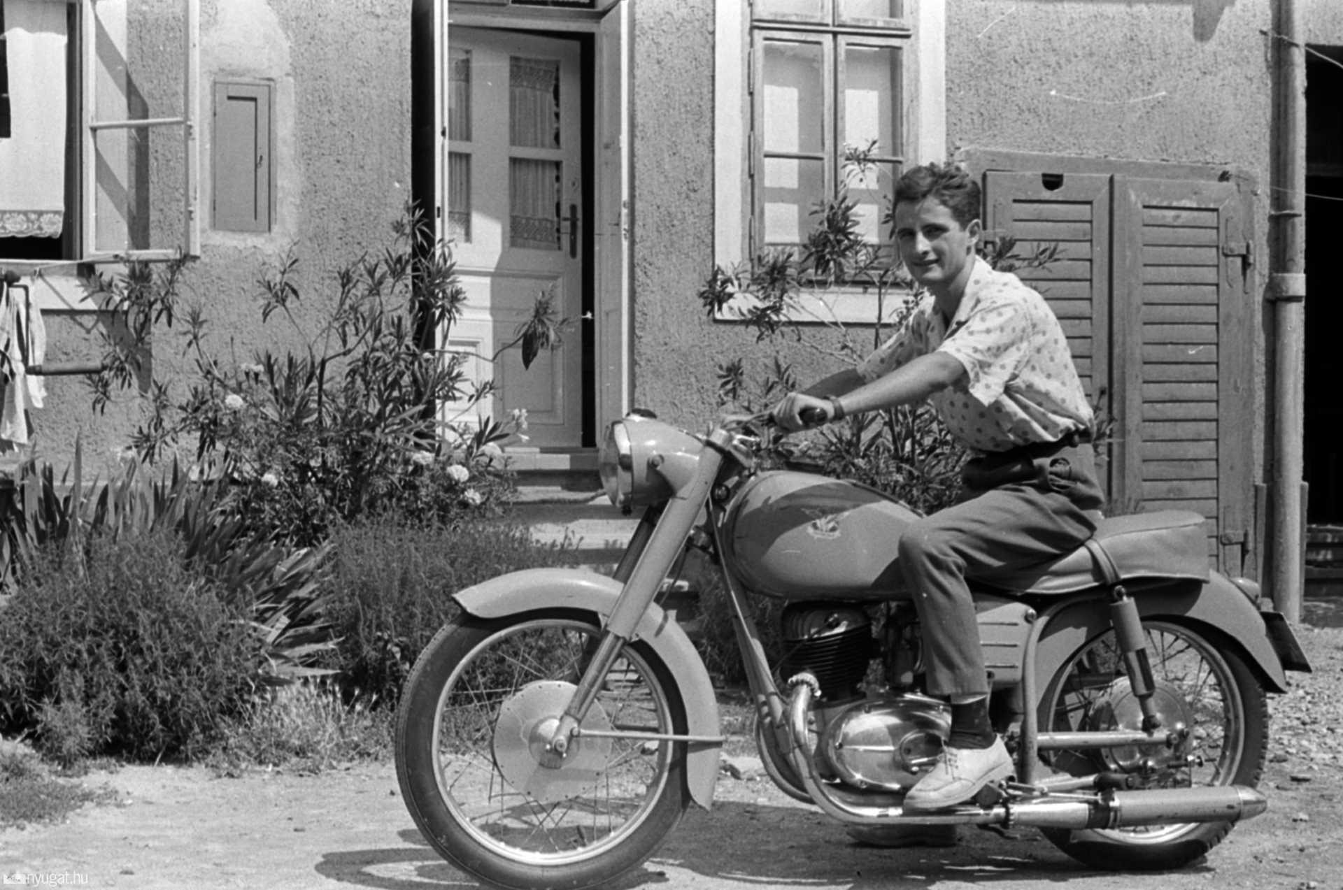 Pannónia motor (1958)