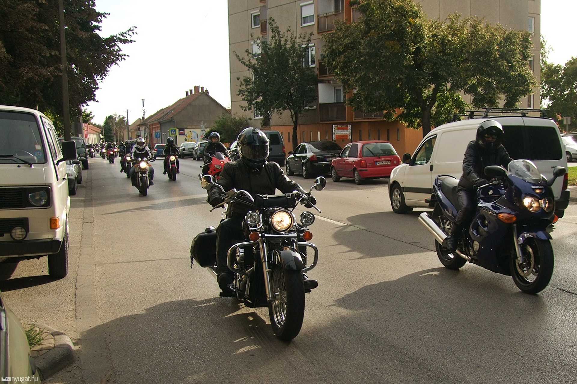 Motoros felvonulás Celldömölkön