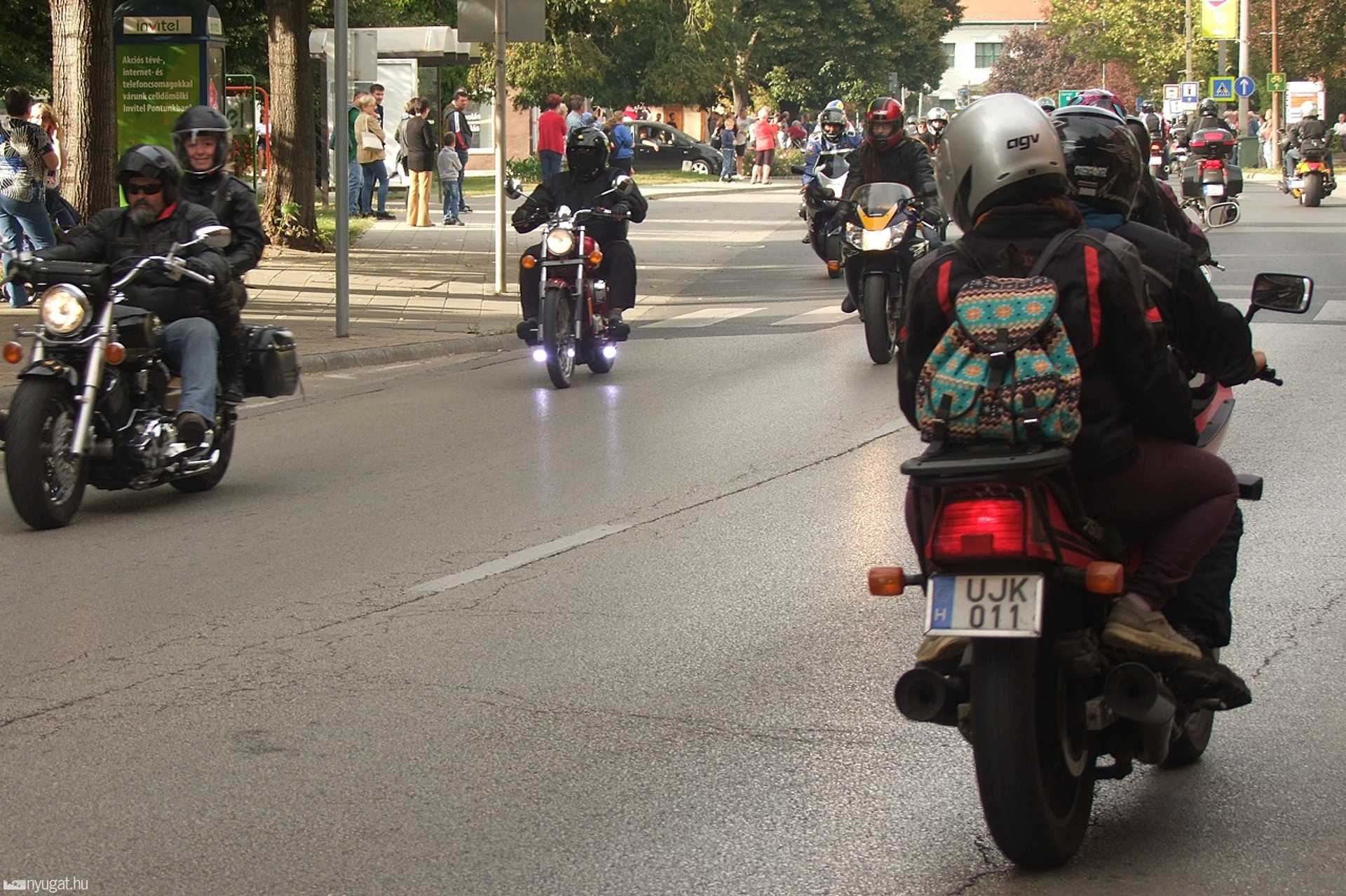 Motoros felvonulás Celldömölkön