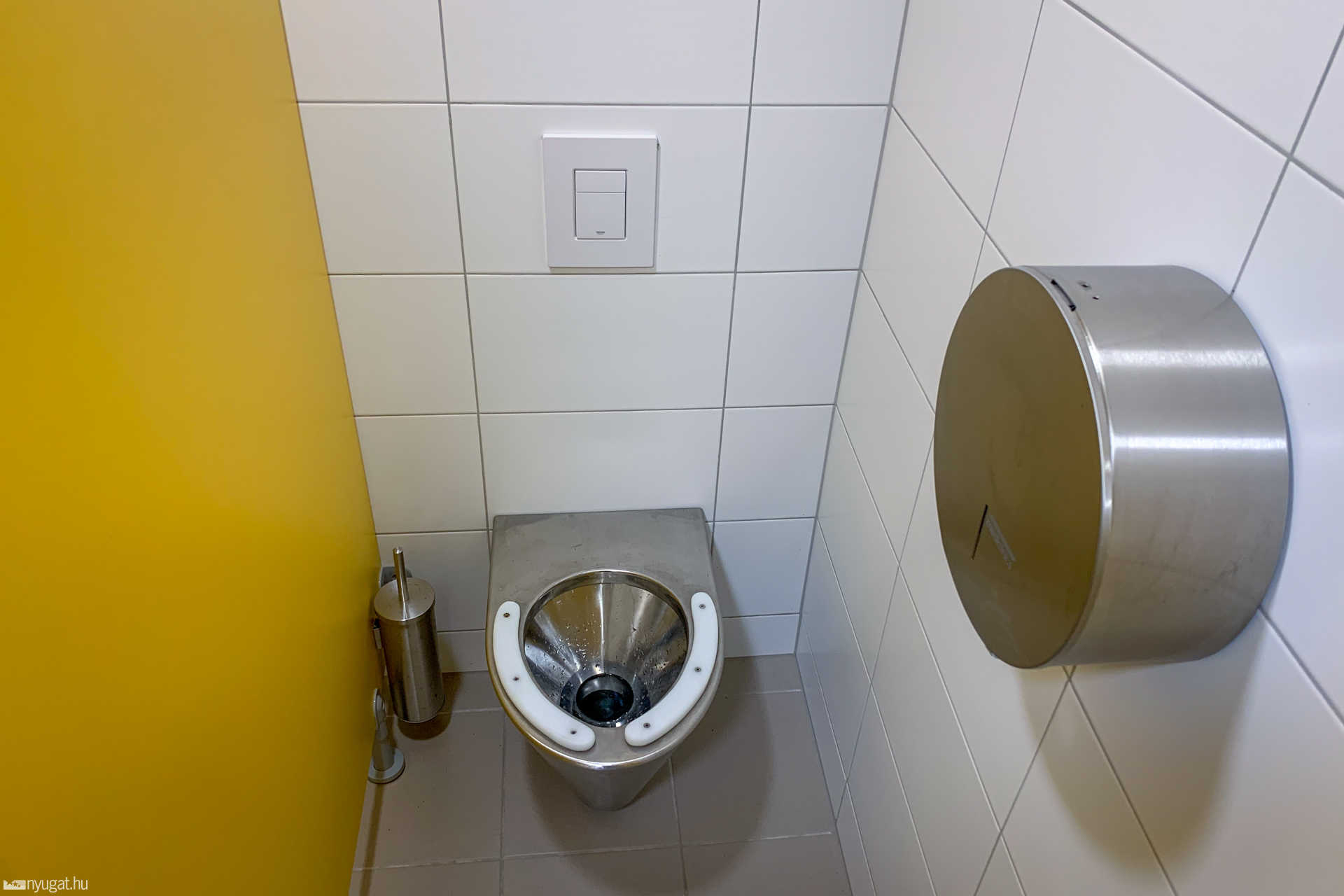 Felújították a fő téri nyilvános WC-t
