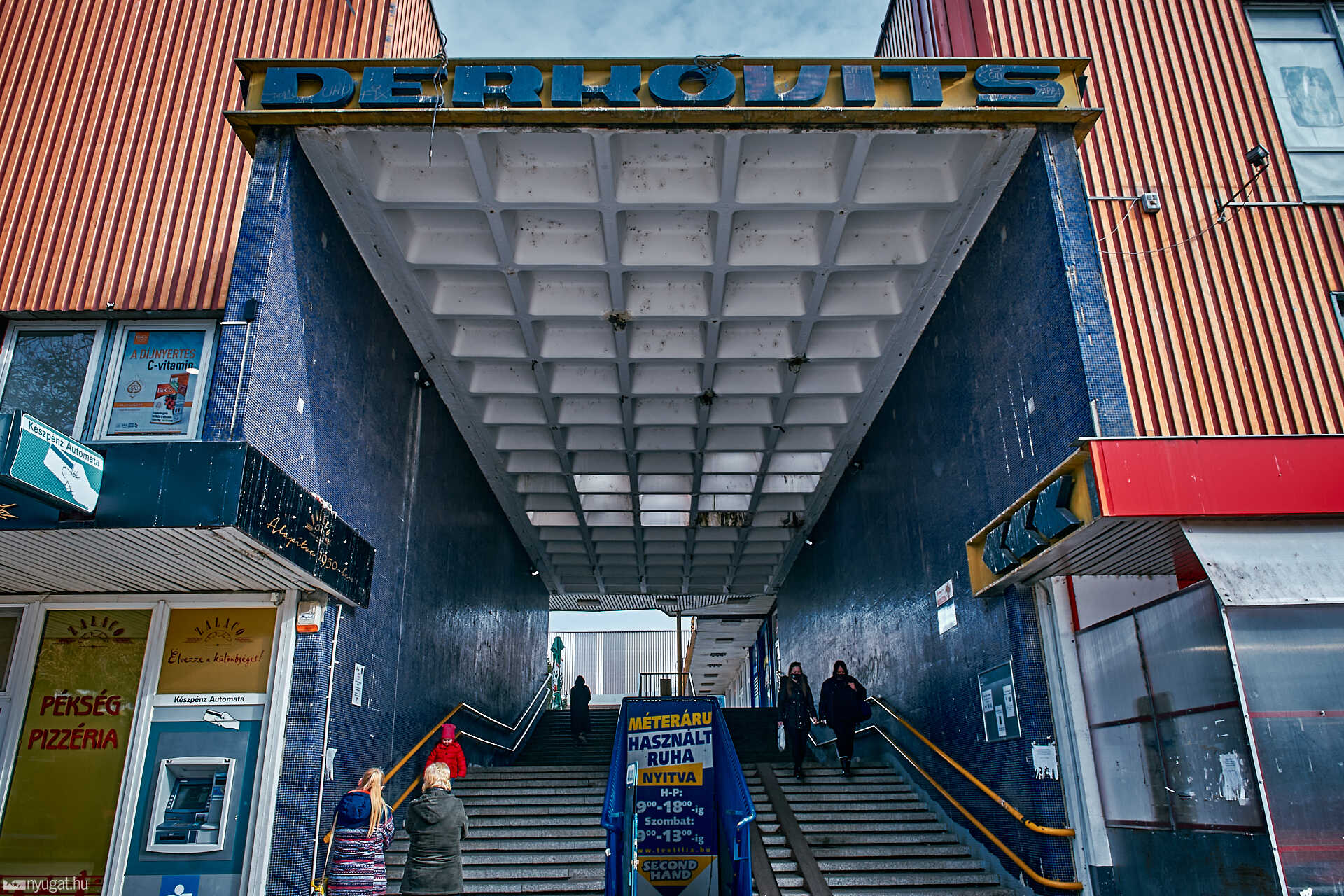 A "Domus" hátsó "bejárata