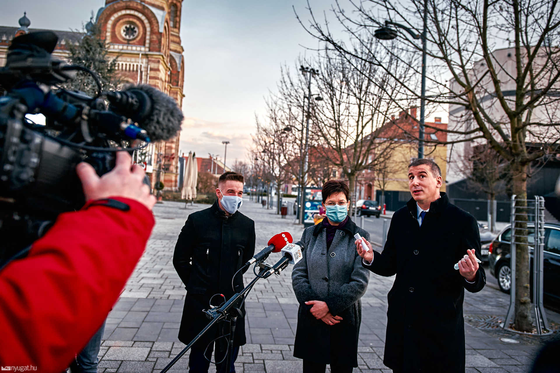 Alkonykapcsoló sajtótájékoztató