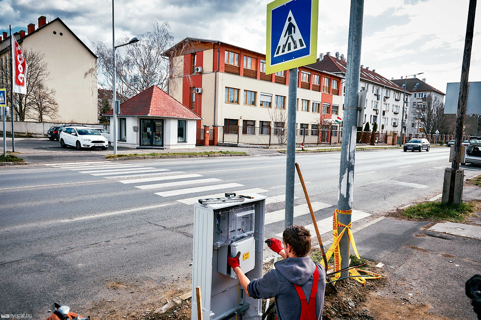 Okoszebra elektromos kábelezése