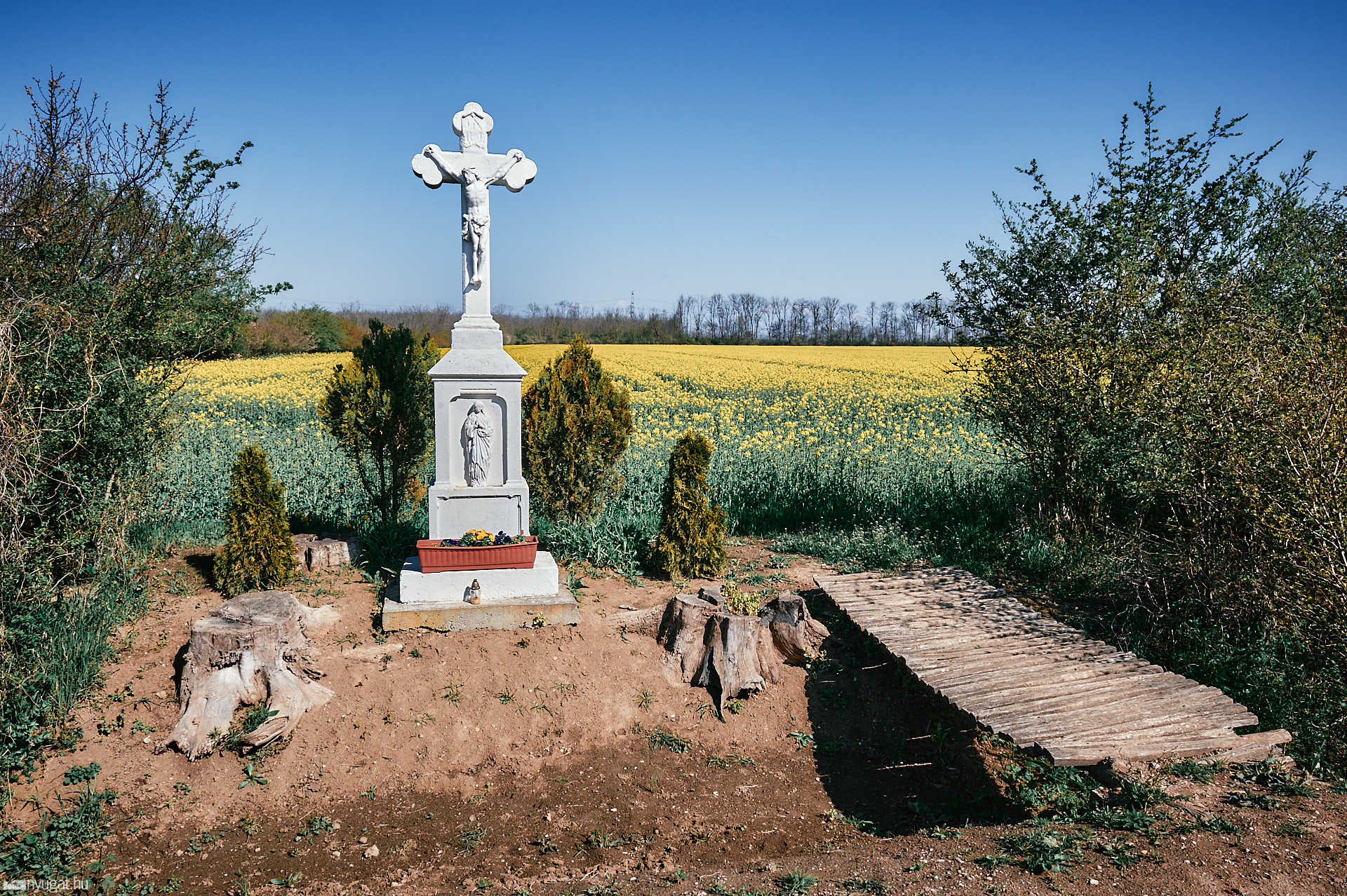 Nemesbődi keresztek