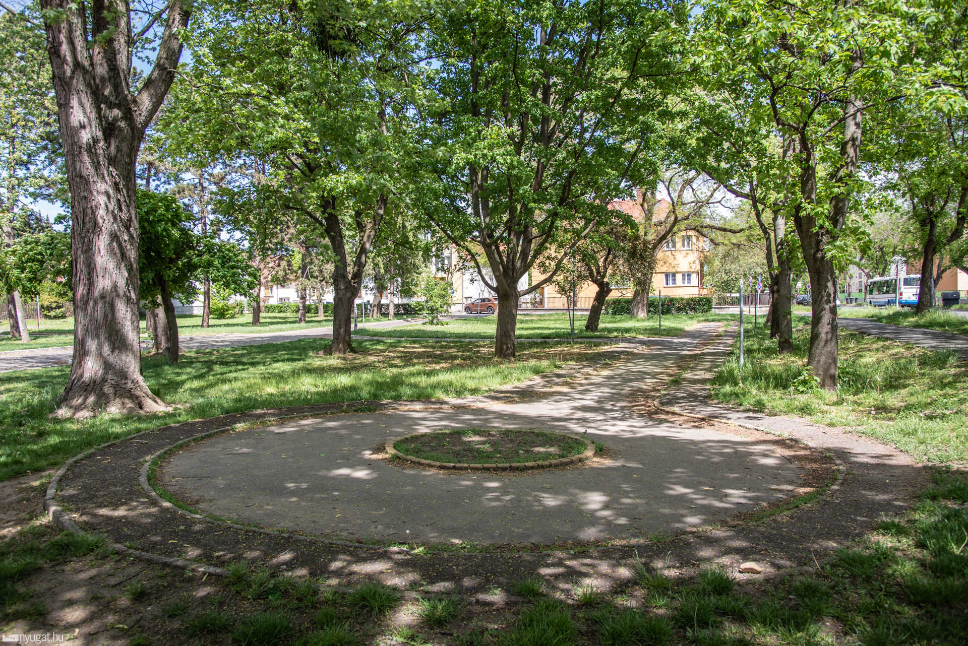 KRESZ-park kátyúk 