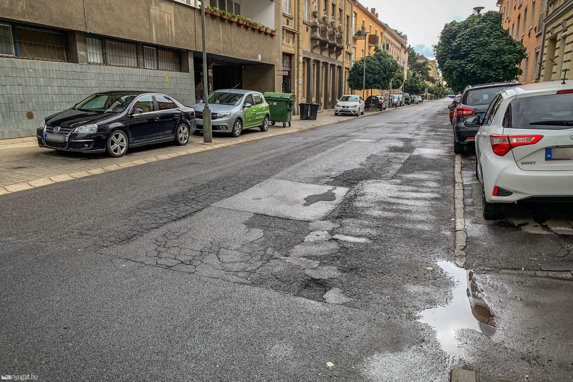 Kisfaludy Sándor utca kátyúk