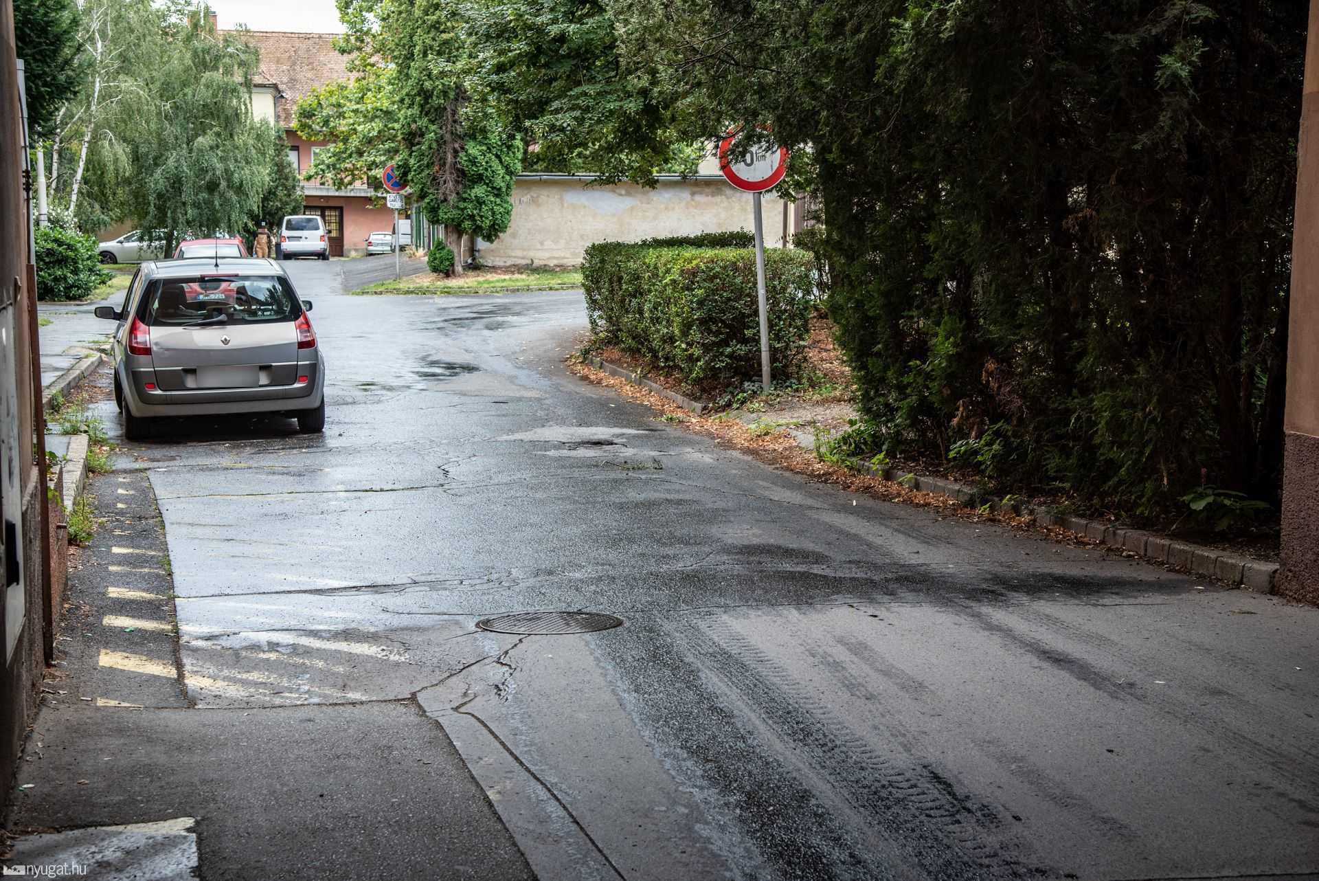 Kisfaludy Sándor utca kátyúk