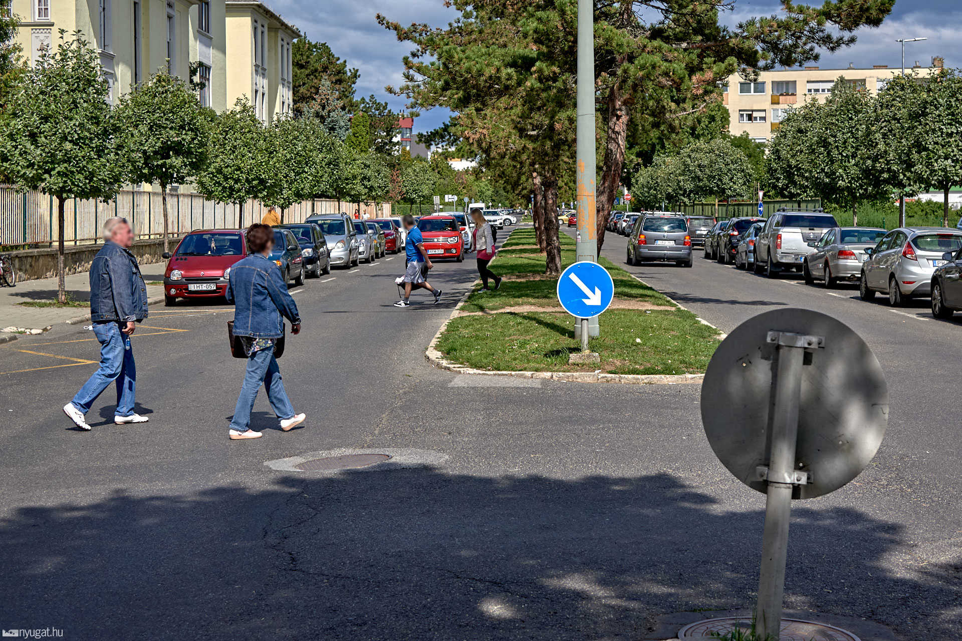Gyalogos káosz a kórház előtt