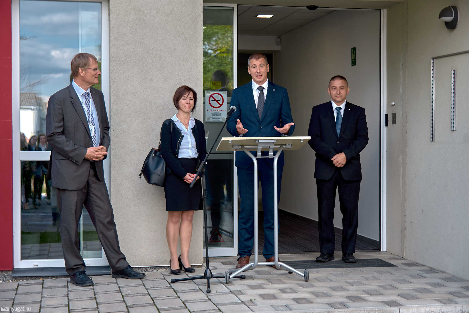 Swiss Post Solutions épület átadó