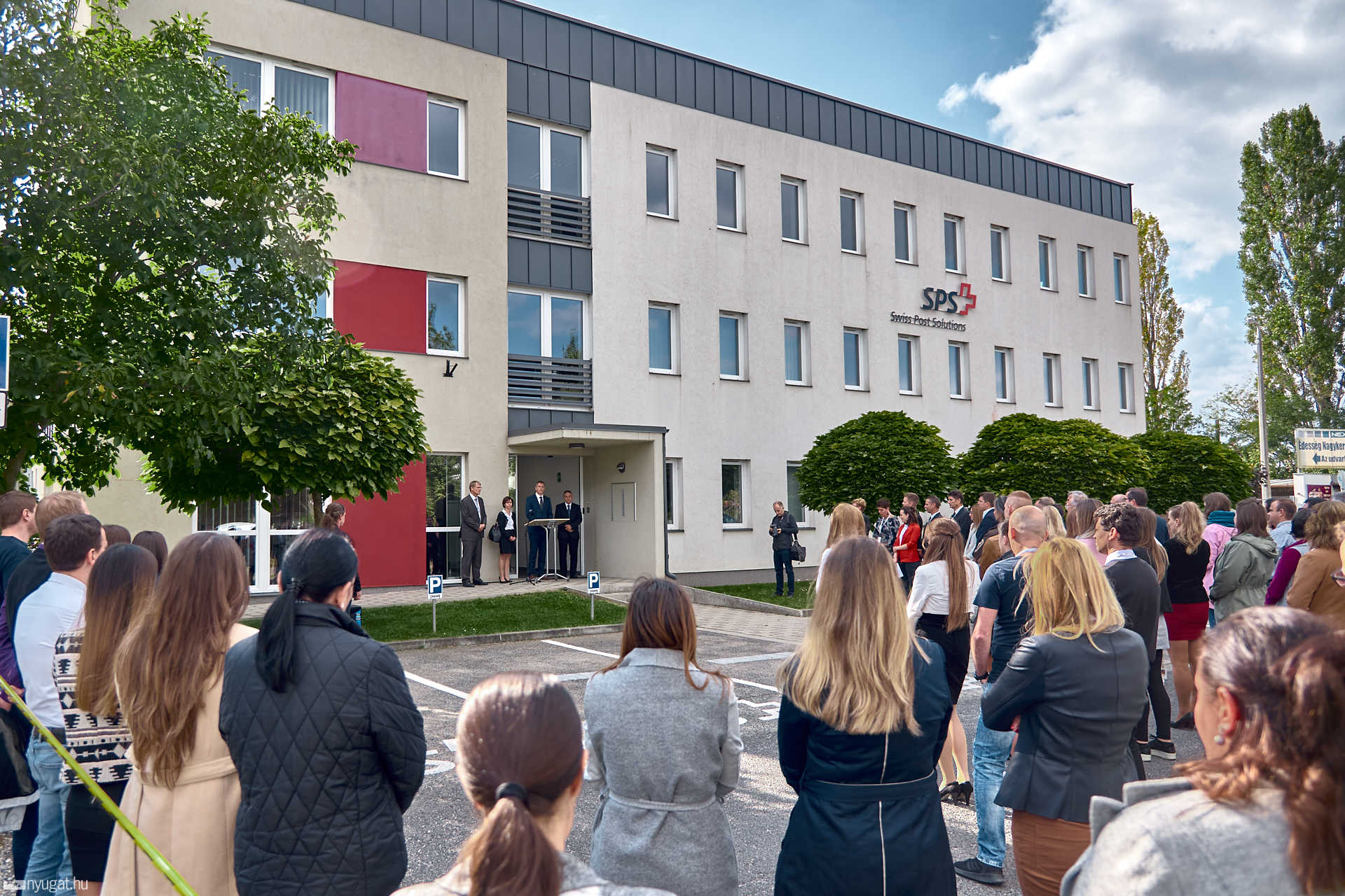 Swiss Post Solutions épület átadó
