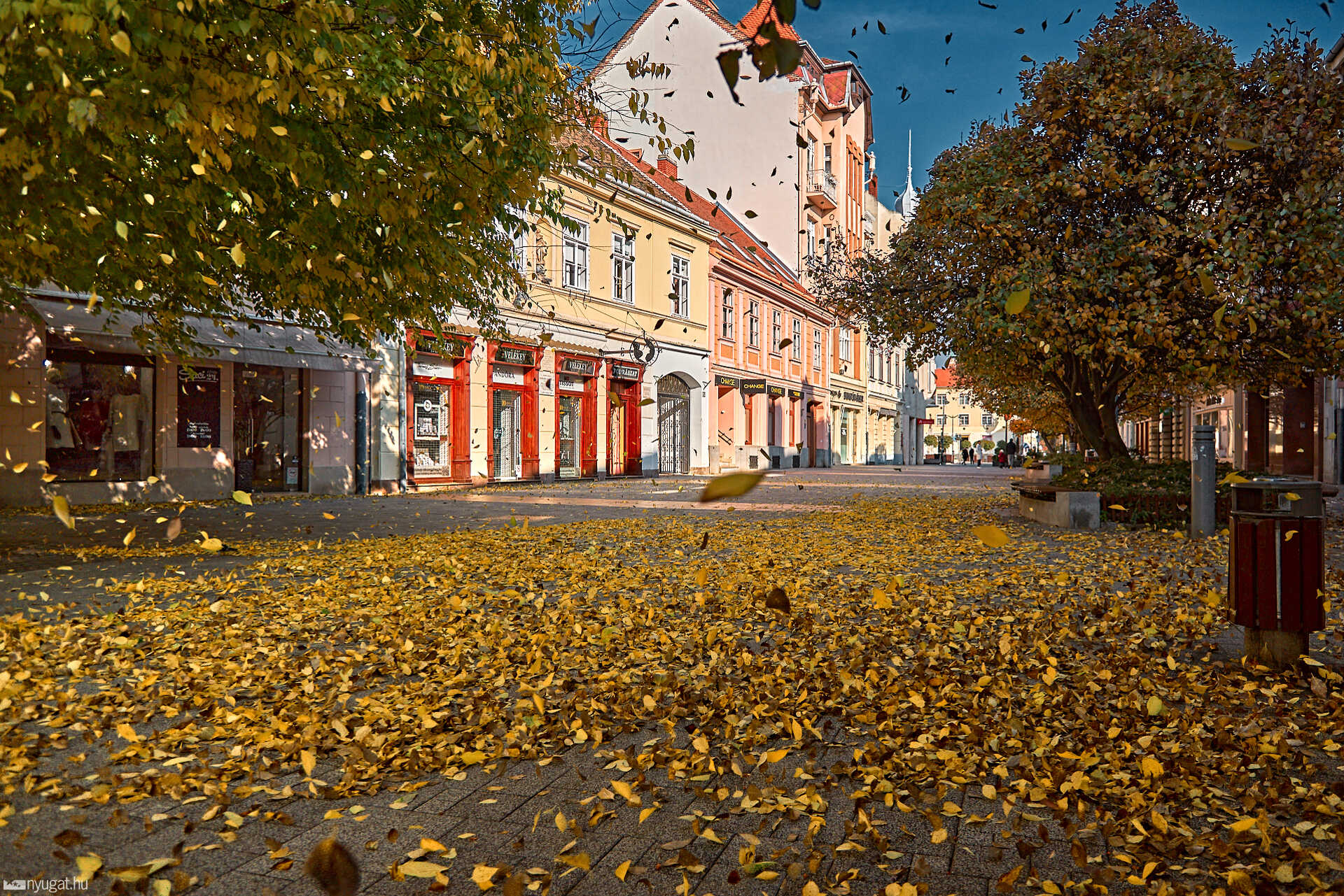 Ősz a szombathelyi Fő téren