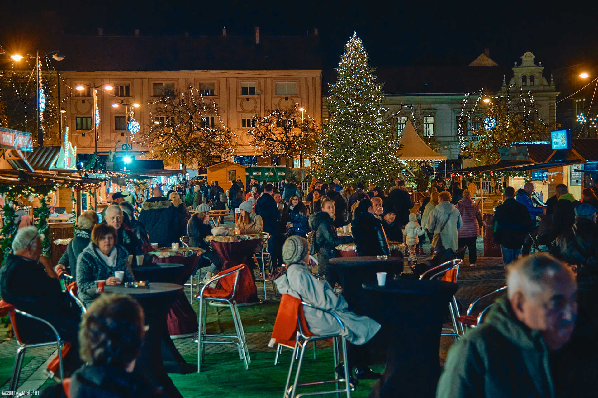 Advent a Fő téren