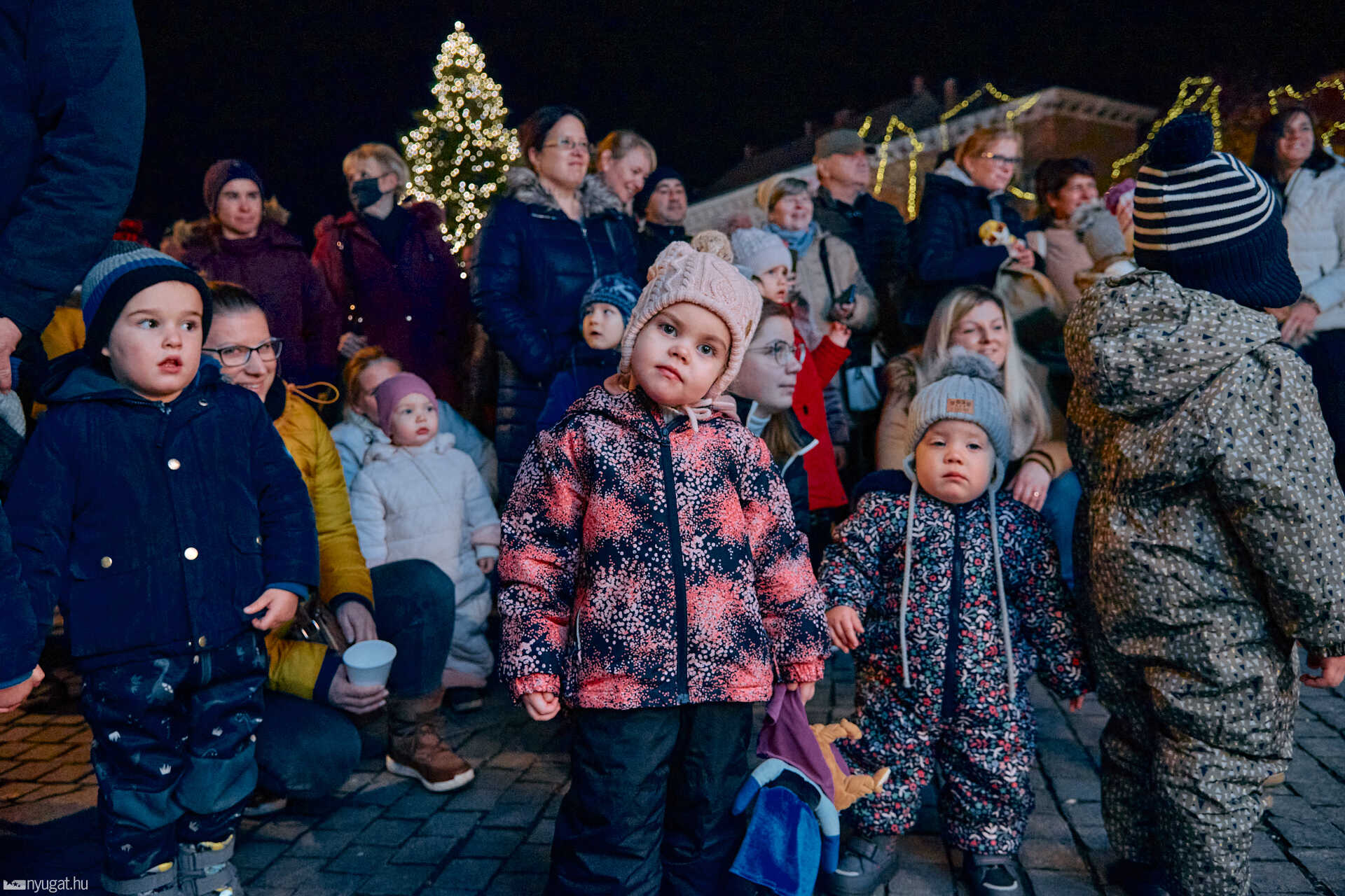 Ludovicus minikoncert a Fő téren